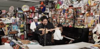 Macario Martínez performing