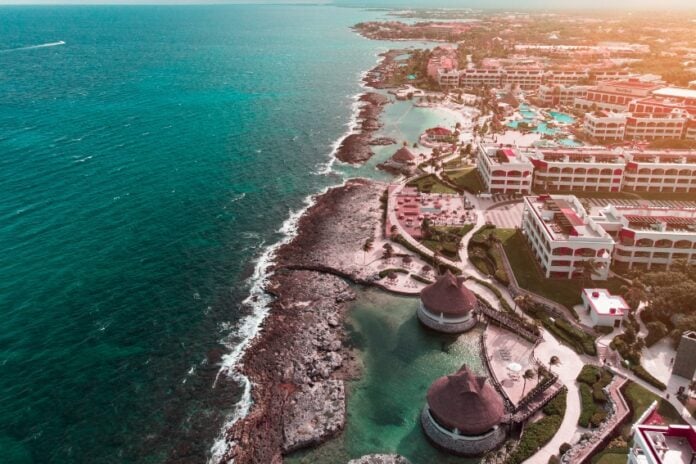 eduardo-cano-photo-co-5oOjR5sFcvQ-unsplash (1) Riviera Maya