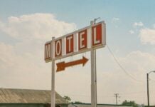 The motel: a Mexican institution A motel sign