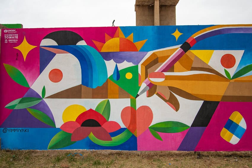 Mural painted with Comex paints.