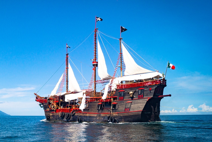 Marigalante pirate ship in Puerto Vallarta