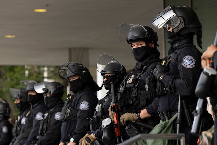 Cartéis Mexicanos Oferecem Recompensa de US$ 50.000 por Ataques a Agentes Federais dos EUA: Ameaça Crescente?