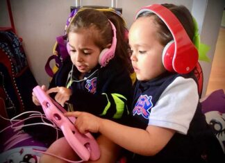 Kids using AI at IMI school in Mexico.