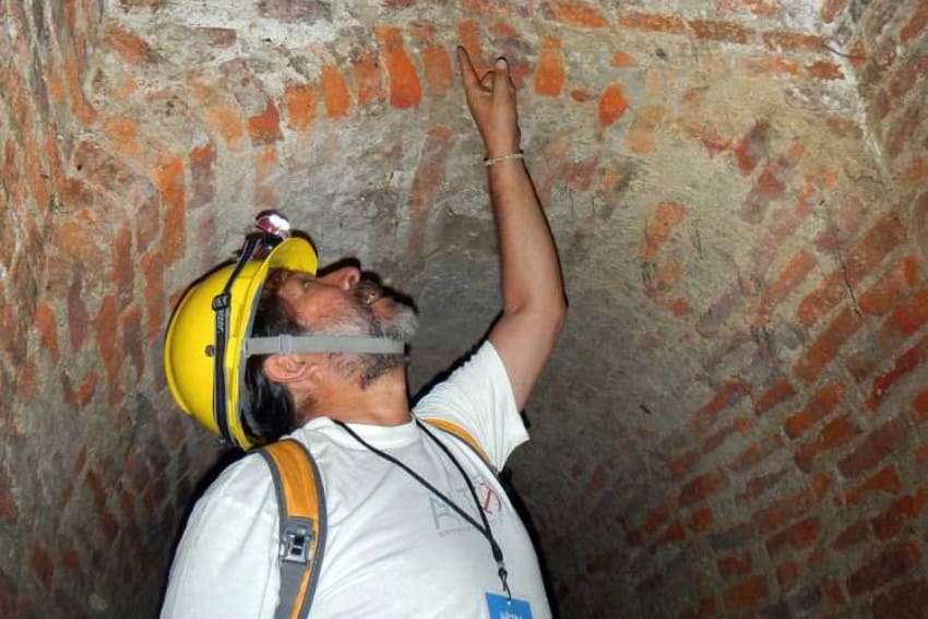 Tunnel beneath Guadalajara