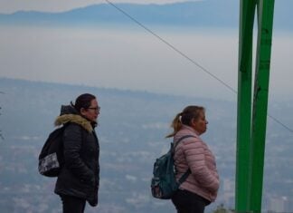 Bundled up chilangos