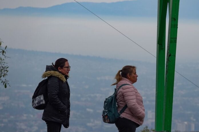 Bundled up chilangos