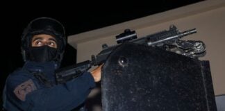 armed police officer in Uruapan