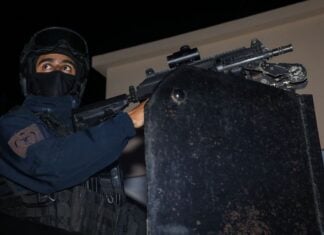 armed police officer in Uruapan