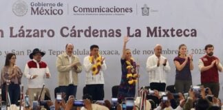 During the presentation on Saturday, the governor of Oaxaca thanked the president for working to repay a historic debt to the Indigenous peoples of the Mixtec region.