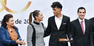 Isaac del Toro at ceremony