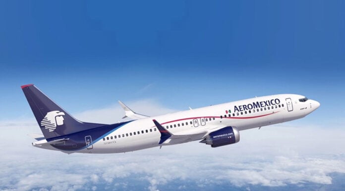 An Aeromexico plane flying
