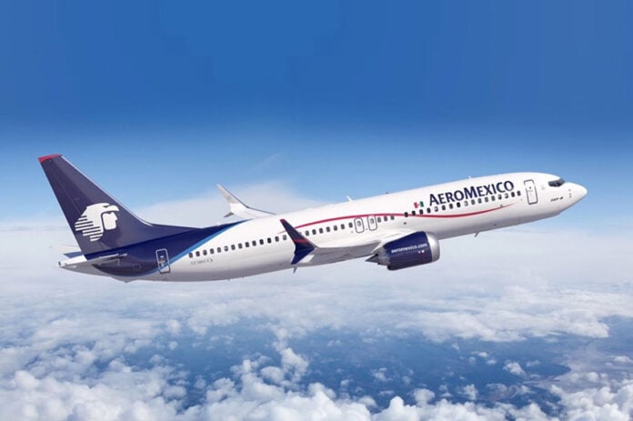 An Aeromexico plane flying