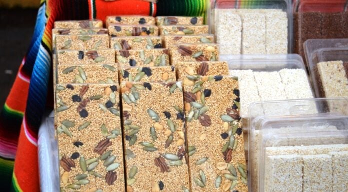 Amaranth-based alegría bar