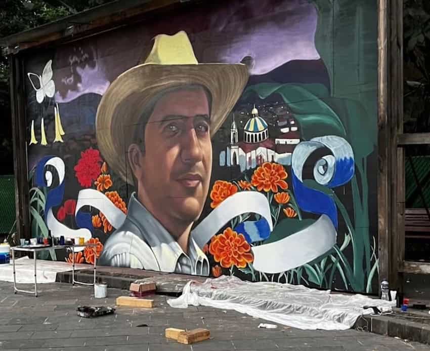 mural os slain Uruapan mayor.