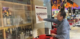 Suspended supermarket in Tulum