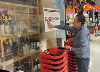 Suspended supermarket in Tulum