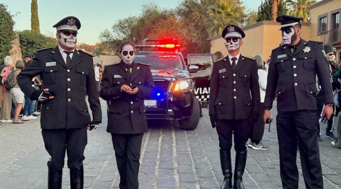 Police offers dressed as catrinas in San Miguel de Allende