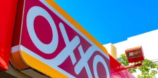 Oxxo sign