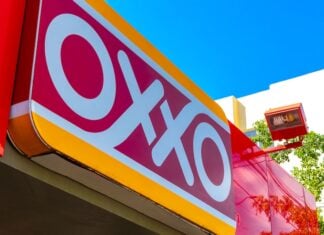 Oxxo sign