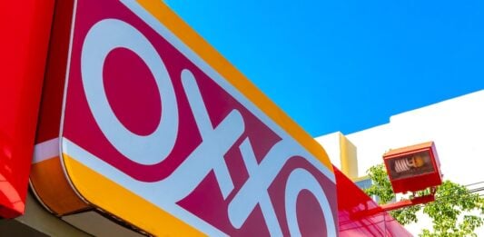 Oxxo sign