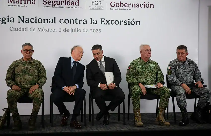 Military leaders announce strategy against extortion
