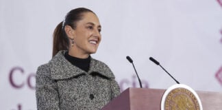 President Sheinbaum at the podium of her morning press conference