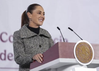 President Sheinbaum at the podium of her morning press conference