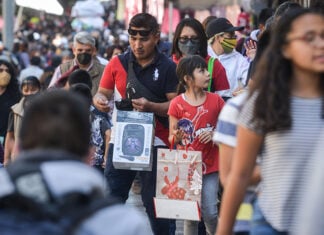 Crowds of families Christmas shopping in downtown Mexico City