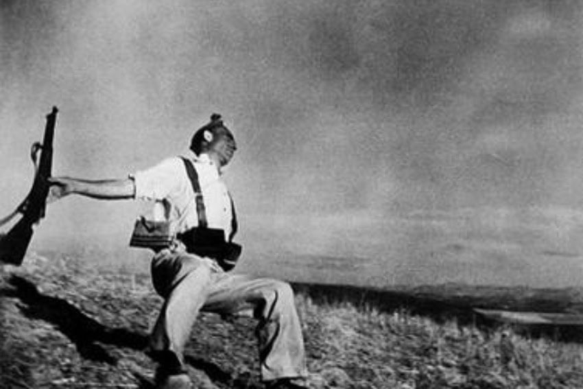 Robert Capa's "The Fallen Soldier"