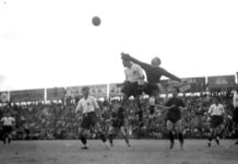 Necaxa and FC Barcelona playing in 1937.