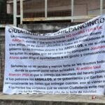 Banners addressed to Chilpancingo residents, stating: “We regret to inform you that there will be no Christmas fair, because it is only used to raise money for Los Ardillos,"