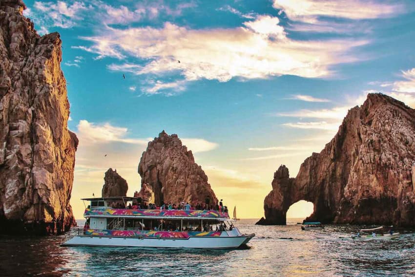 Whale watching boat in Los Cabos