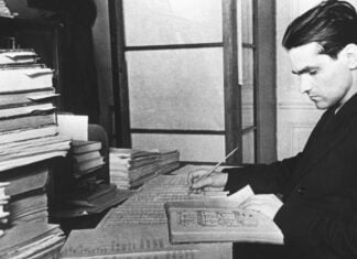 Yuri Knorozov at his desk