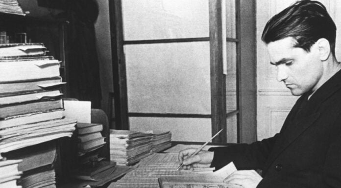 Yuri Knorozov at his desk