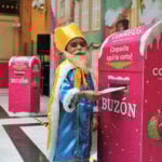 child mailing letter