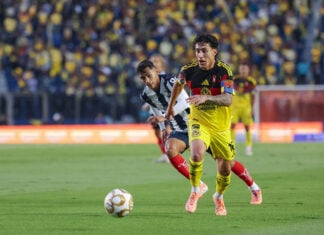 Club América forward Alex Zendejas breaks past Monterrey's defense during a November 24 soccer match