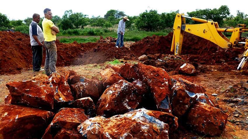 Mexican obsidian being shipped to China