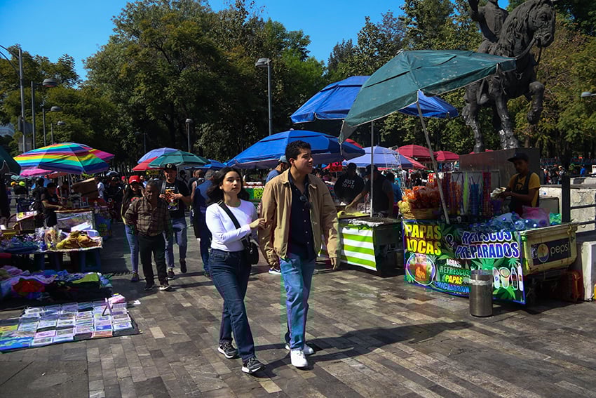 Mexico City removes all street vendors from its Historic Center — for now
