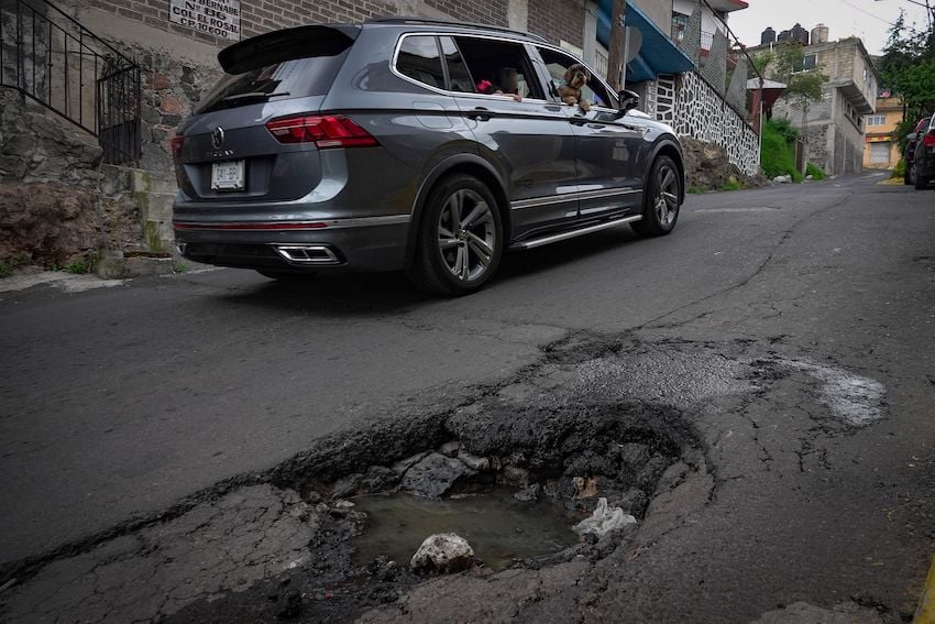 Sheinbaum launches 50-billion-peso ‘Mega Bachetón’ to fix Mexico’s pothole-plagued highways