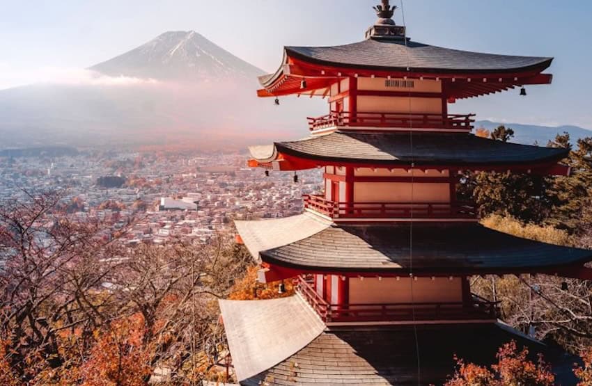 pagoda y Mt Fuji