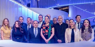 Guanajuato Governor Libia García poses with Air Europa executives)