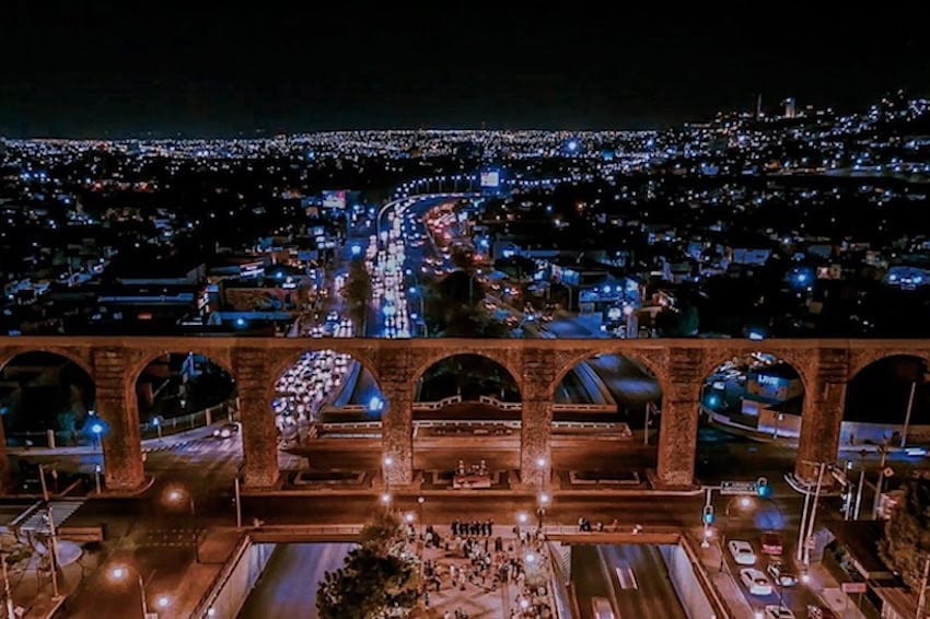queetaro at night