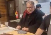 Del Toro in the kitchen