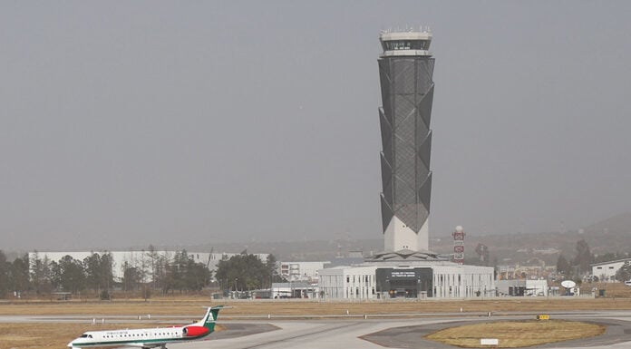 ZUMPANGO , EDOMEX, 09ENERO2025.- Una aeronaves de Mexicana de Aviación llega a la pista del AIFA.