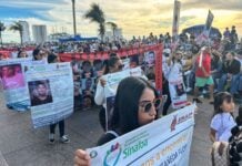 a group of mothers protesting at the Mazatlán Carnival