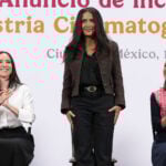 Salma Hayek with Culture Minister Claudia Curiel de Icaza and President Claudia Sheinbaum