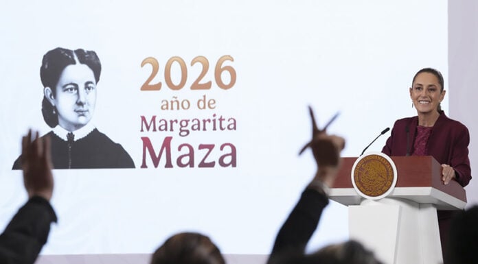 Sheinbaum calls on reporters at her morning press conference