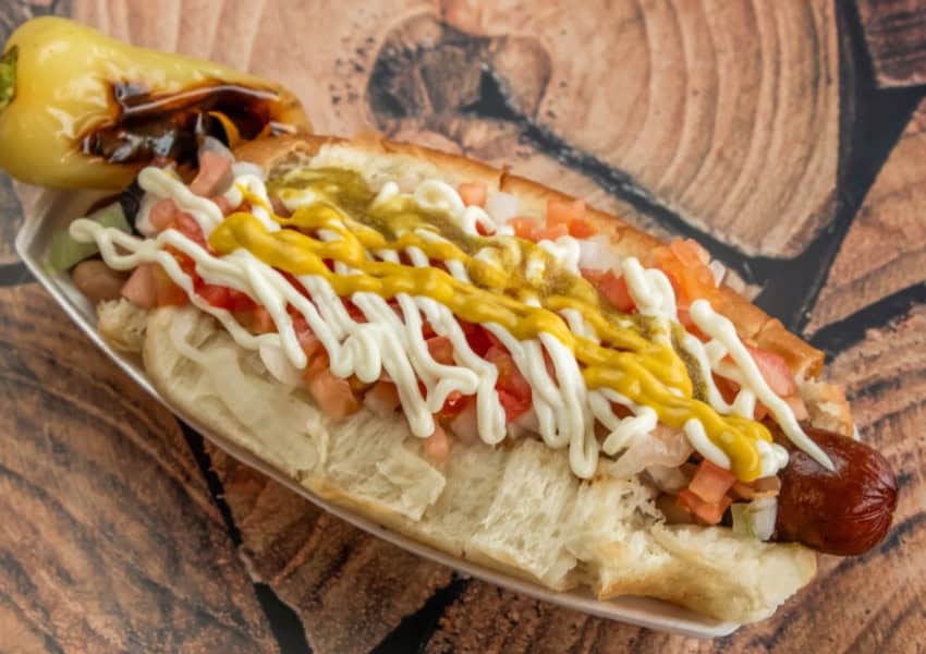 El Güero Canelo hot dog