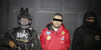 Tequila Mayor Diego Rivera Navarro handcuffed with Mexican federal agents