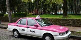 Nissan Tsuru Mexico City taxi